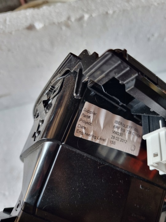 фото №9, Решітка повітропровід панель esp аварійних оригінал 6rf819728c vw polo v 6r 6c 13r