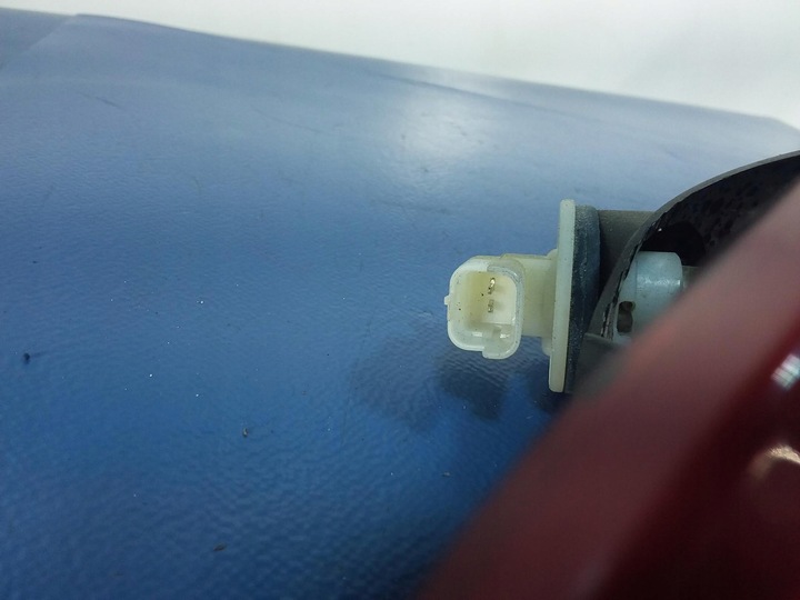 фото №6, Colt vi z30 3d лампа зад правая w крышка багажника mn105622