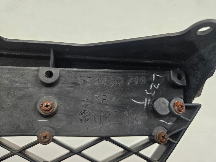 фото №12, Mazda 626 1997 - 2000 решётка радиатора ge4v50719