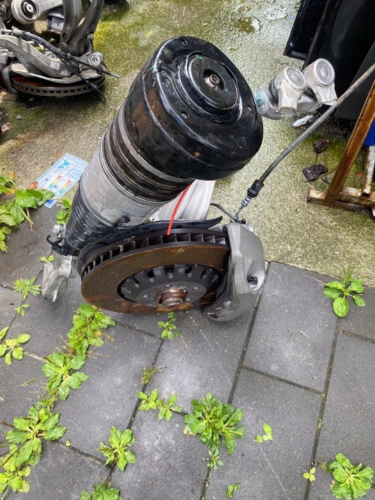 фото №8, Амортизатор поворотный кулак ступица audi q8 правые lub левый