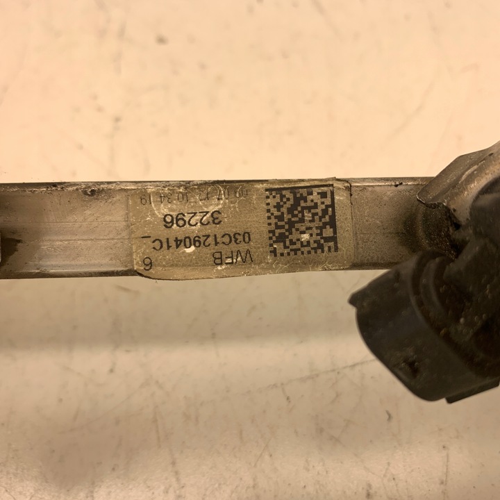 фото №10, Комплект инжекторов 4szt планка впрыскивающий vw passat b7 3a 1.4 tsi cdg 12r