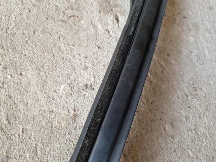 фото №9, Прокладка двері скла лівий перед vw jetta vi 5c6 2.0 fsi 5c6837431