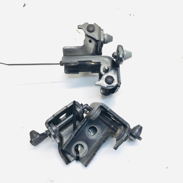 фото №1, Петлі двері peugeot 308 cc t7