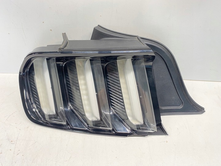 фото №11, Лампа зад задняя левая led ford mustang 6 vi mk6 европа 2015-2019