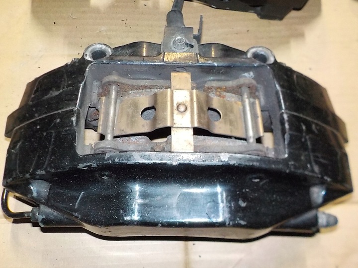 фото №6, Затискачі гальмівні перед зад audi r8 4.2 v8 420615106a