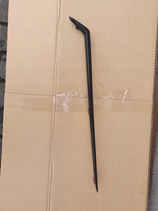 фото №1, Toyota corolla xii e21 sedan планка нехромированный решётка