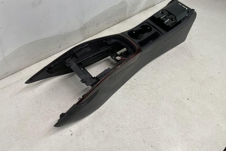 фото №9, Консоль капот audi a4 8k2, b8 8k0864981d 2.0l бензин 155kw 2010