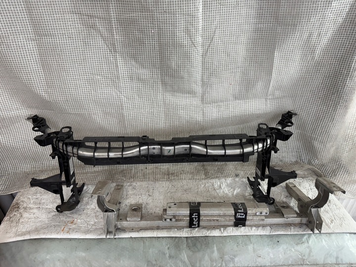 фото №1, Mercedes aklasa w176 pas переднє балка підсилювач