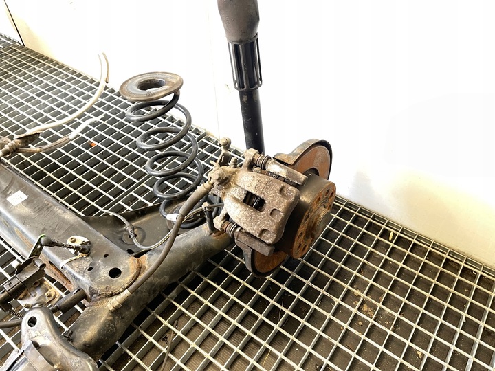 фото №8, Подвешивание задние балка ось зад leon iii универсал 5f 5q0501049as комплект