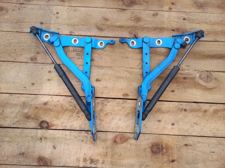 фото №1, Audi a5 8f петля капота телескоп левый правые 8f0827302