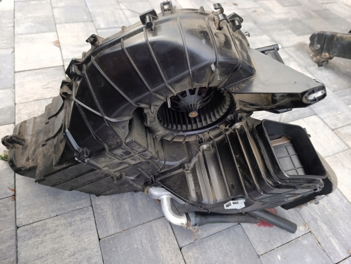 фото №8, Vw t5 2.0 tdi обігрівач зад 7h5820004q