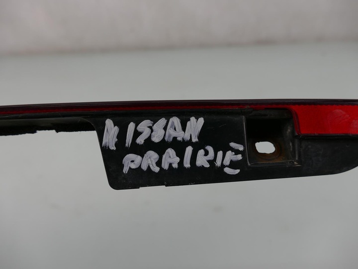 фото №10, Nissan prairie ii лампа накладка кришки багажника 93r