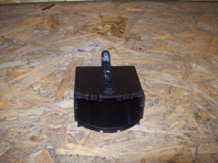 фото №1, Citroen xsara picasso пепельница направляющая