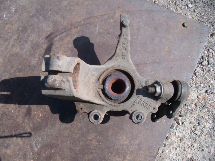 фото №3, Ford c-max mk1 03-10 2.0 tdci поворотный кулак ступица правые перед