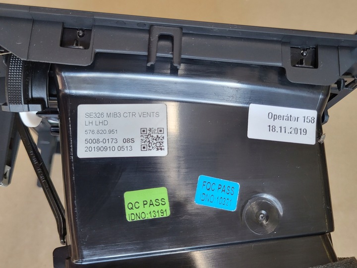 фото №11, Решётка воздуховод з панели средняя рамка dekor пианино seat ateca fr оригинальный номер европа