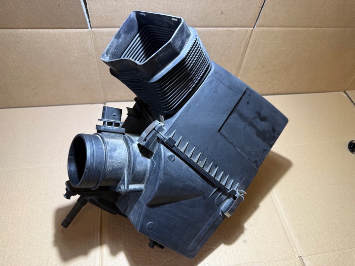 фото №8, Audi a6 c6 рестайлинг 2.0 tdi корпус фильтра воздуха 4f0133835ah