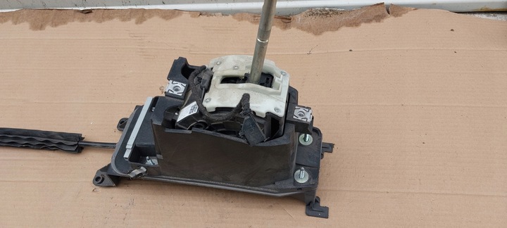 фото №1, Домкрат коробки коробки передач vw touran 5qb713023e