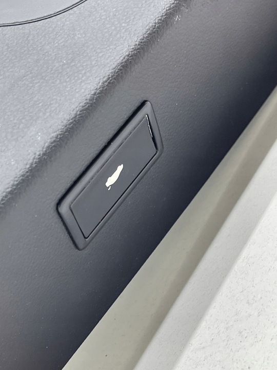 фото №6, Audi a6 c7 avant обивка обшивки крышки багажника кнопка подъёма