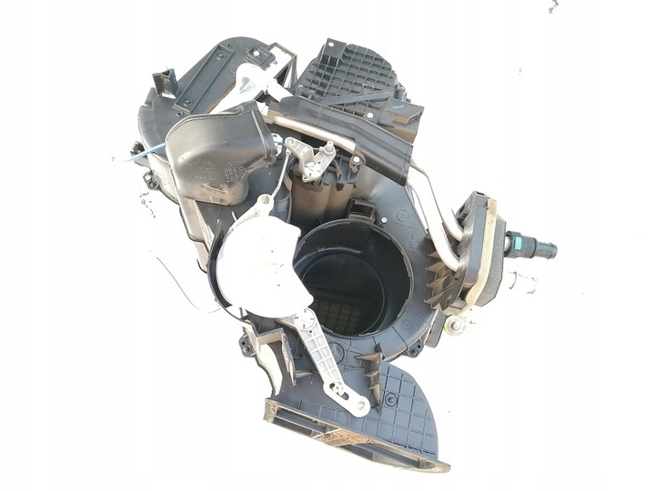 фото №5, Ford fiesta mk vii 7 корпус нагревателя 8v51-19b555-am