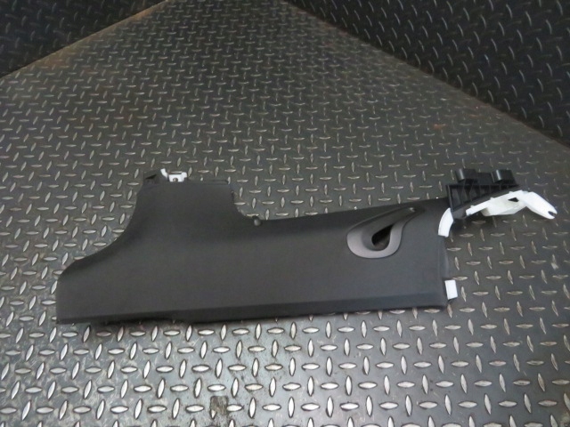 фото №1, Обшивка защита стойка audi tt 8j8867288