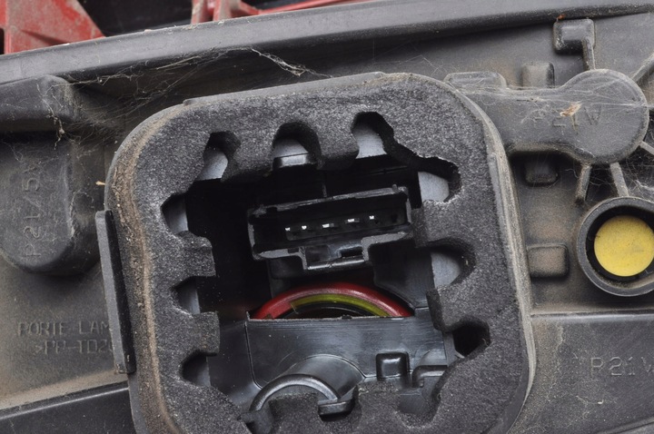 фото №9, Peugeot 308 i рестайлінг універсал лампа права задня правий зад 96814438xt