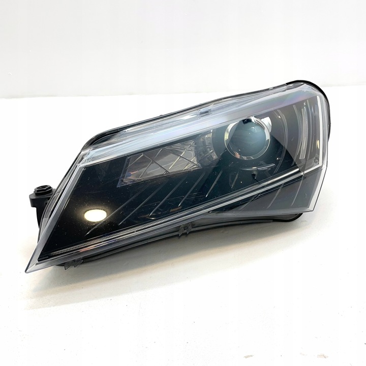 фото №1, Superb iii лампа левая bi-xenon led 3v1941015a