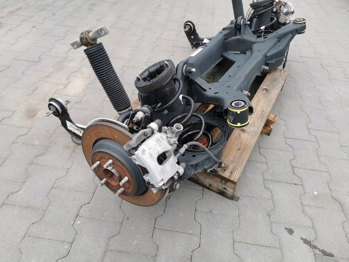 фото №8, Ford focus mk4 універсал 2018-23r.- підвішування вісь балка зад kpl.