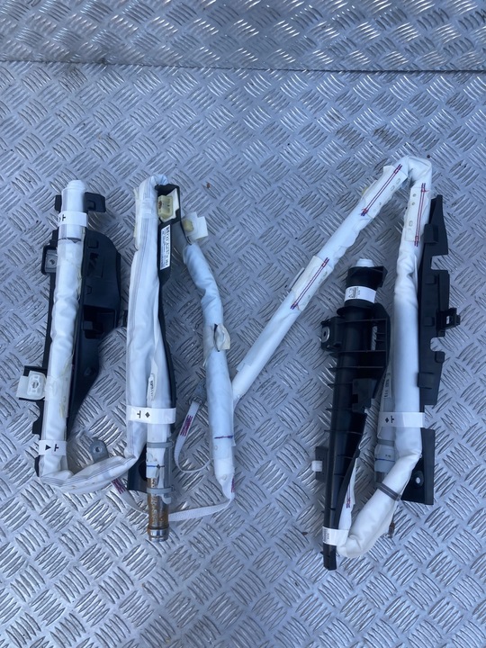 фото №1, Шторка правая toyota aygo x 22-