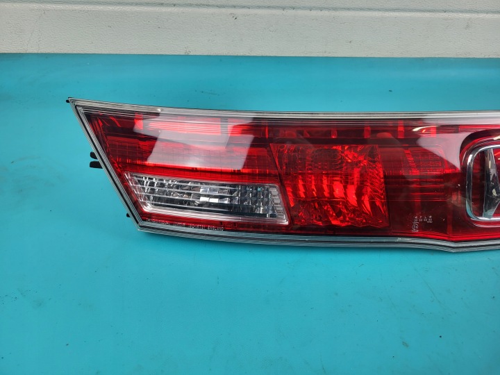 фото №15, Honda civic viii ufo 06r фара задня накладка задньої кришки багажника ручка