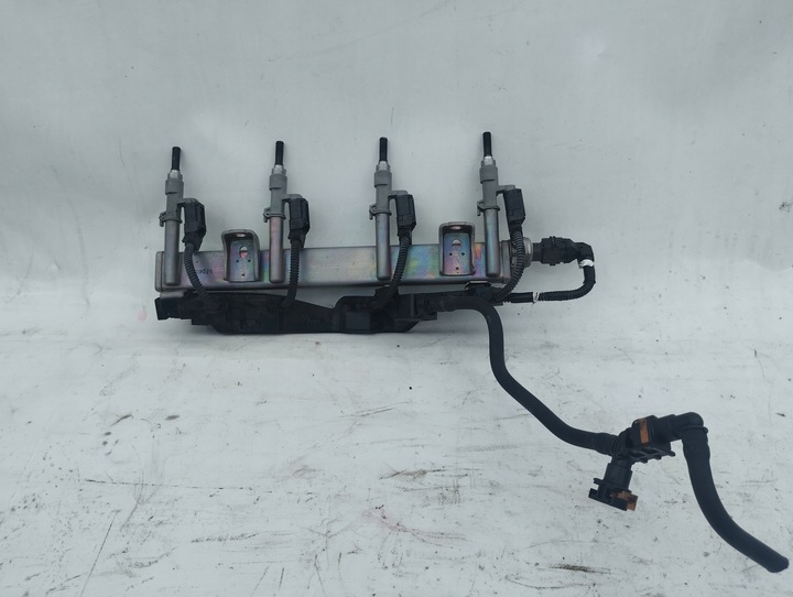 фото №1, Rav4 v 19- планка впрыскивающий форсунка форсунки