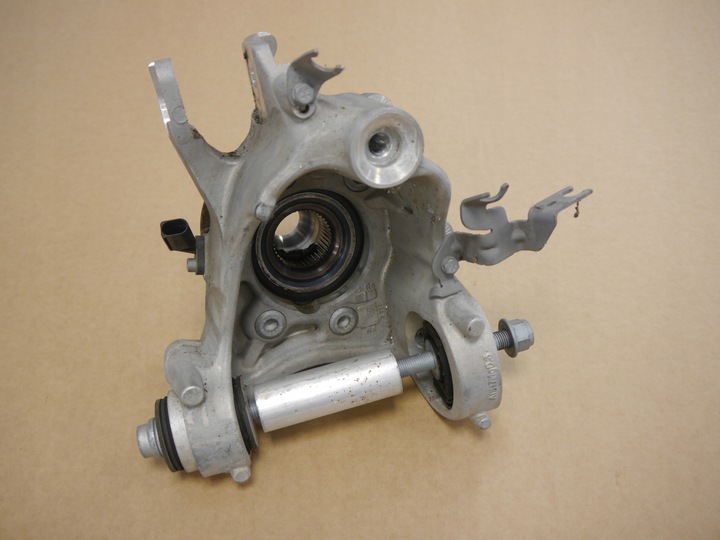 фото №1, Audi a8 d4 поворотный кулак зад левая 4h0505431d