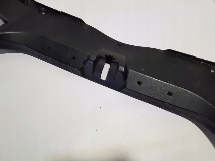 фото №7, Mercedes slk r171 w171 защита пластиковая ремня зад заднего порога багажника