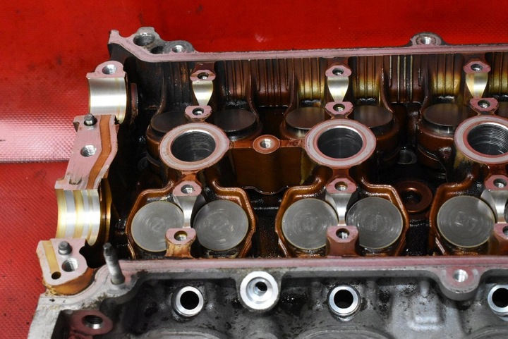 фото №8, Головка двигателя toyota yaris verso 1 i 1.3 vvti 86 km 99-03