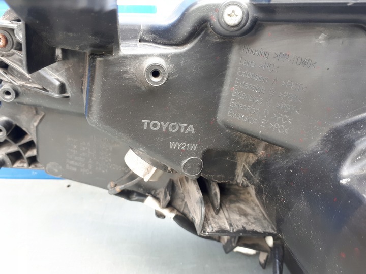 фото №13, Toyota corolla e16 рестайлінг 16- фара лампа права