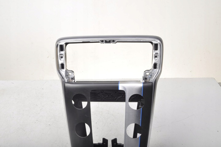 фото №4, Volvo v40 ii рамка радио консоли rdesign