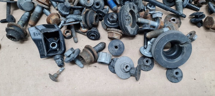 фото №6, A4 b9 8w гвинти śrubki перед бампера ременя ly9t a5 8w