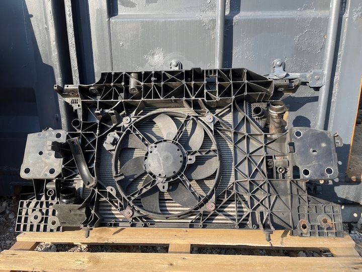 фото №1, Pas переднее вентилятор радиаторов интеркулер scenic iii 1,5dci 752100007r