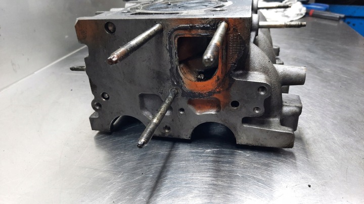 фото №5, Головка двигуна 9641752610 v45 volvo ford citroen peugeot 2.0 hdi 16v