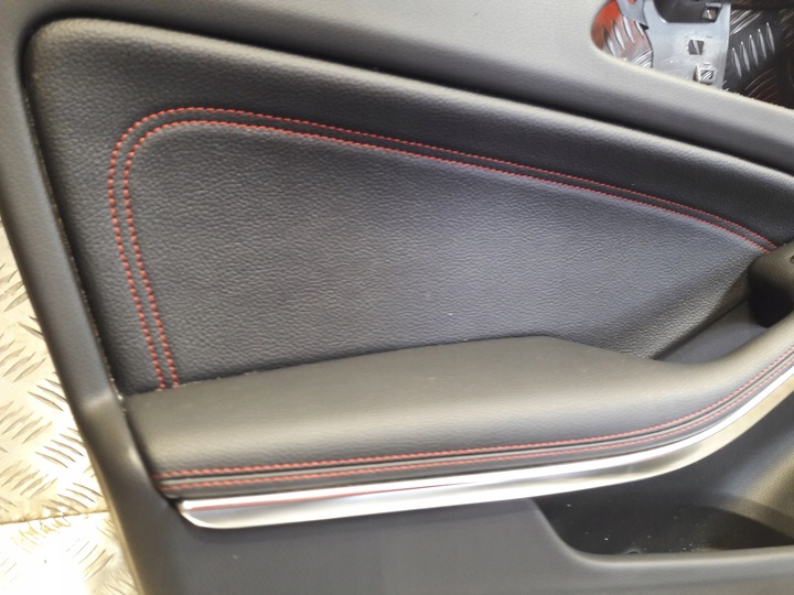 фото №14, Mercedes a w176 amg боковина обивка дверь перед