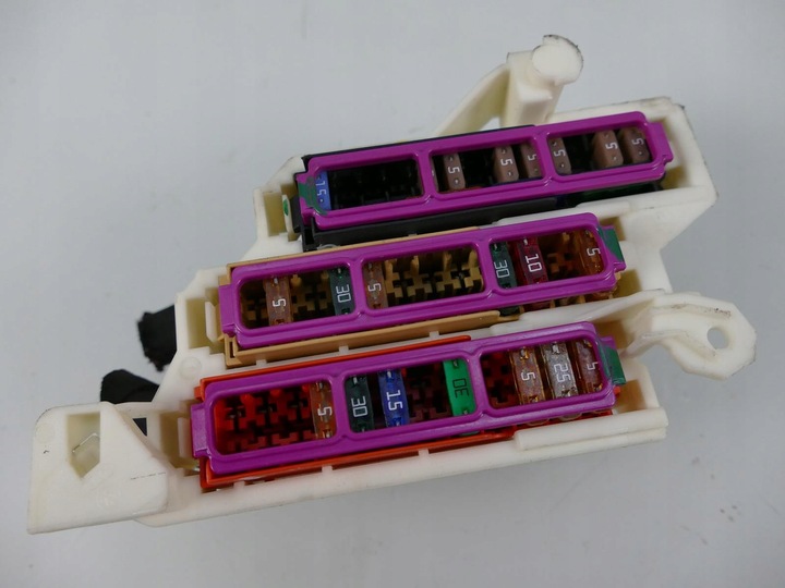 фото №1, Audi a6 c7 2.0 tdi коробка предохранителей модуль рамка