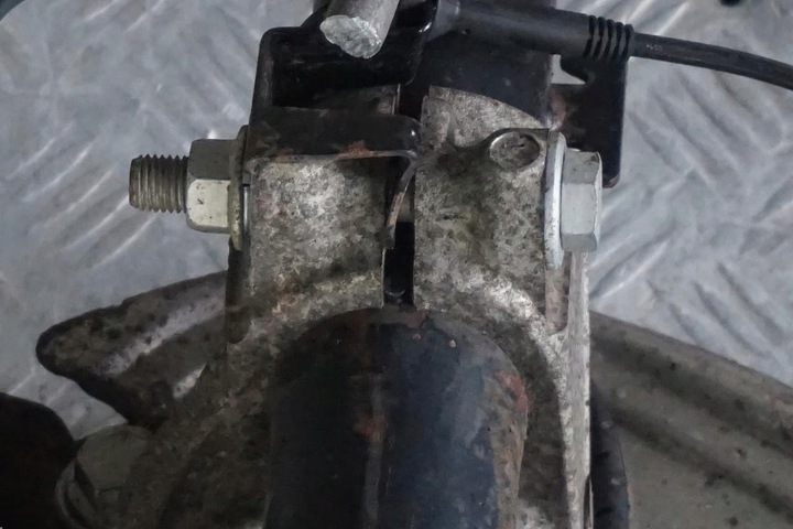 фото №10, Bmw e90 lci 316d n47n поворотна опора амортизатор 116hp