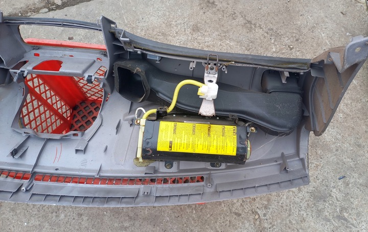 фото №10, Toyota corolla e11 97-01 панель раздаточная капот подушка консоль