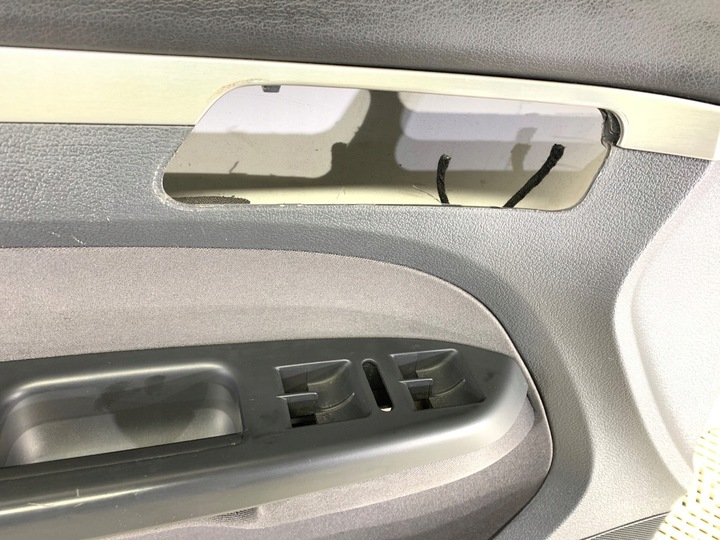 фото №2, Боковина дверь левый перед vw touran минивэн 03-10 обивка