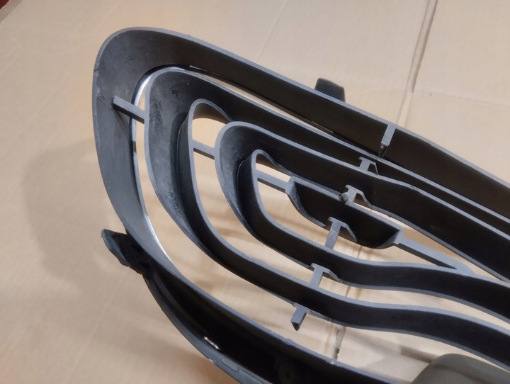 фото №7, Решітка середня w бампер перед renault zoe 1119778x 1154306x