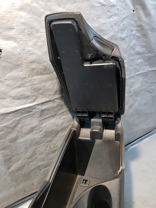 фото №8, Туннель средний подлокотник seat altea оригинальный номер 5p0864251b