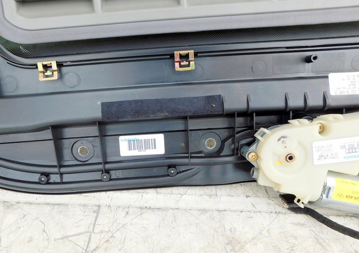 фото №7, Audi a6 c5 2.8 98r люк 8d0877255