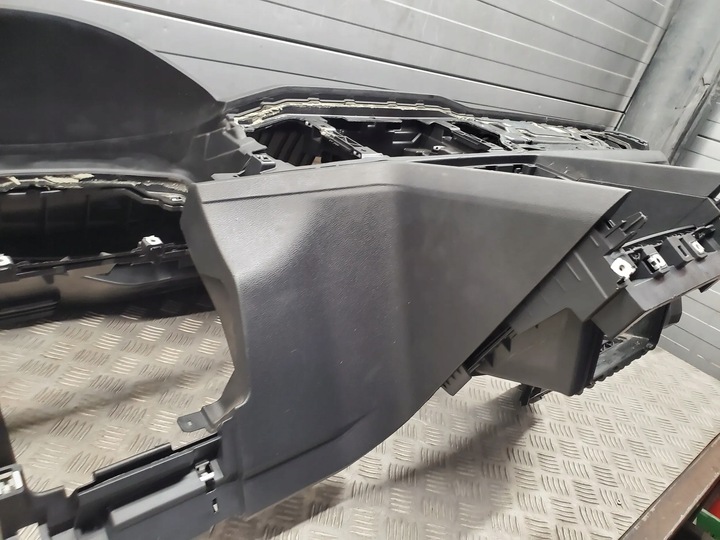 фото №11, Volkswagen atlas 3cn857181a з спереди панели распределительные, консоль