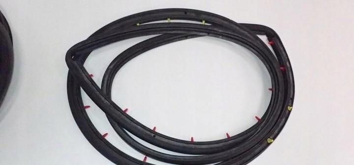 фото №7, Прокладка дверь левый зад 4e0839911 audi a8 s8 d3