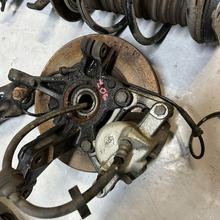 фото №6, Renault zoe левая поворотный кулак амортизатор ступица