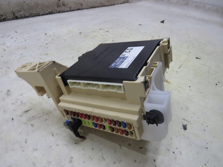 фото №6, Коробка запобіжників toyota rav 4 iv 2.0 d4d 6358-3373